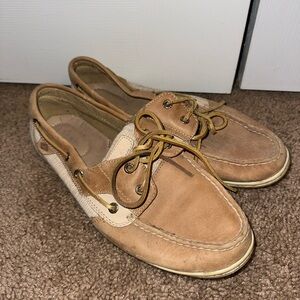 Women’s Tan Sperry Boat Shoes with Glitter Laces